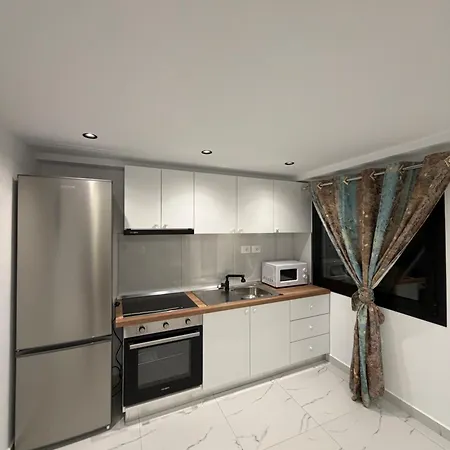 Happy Stayy Apartman *